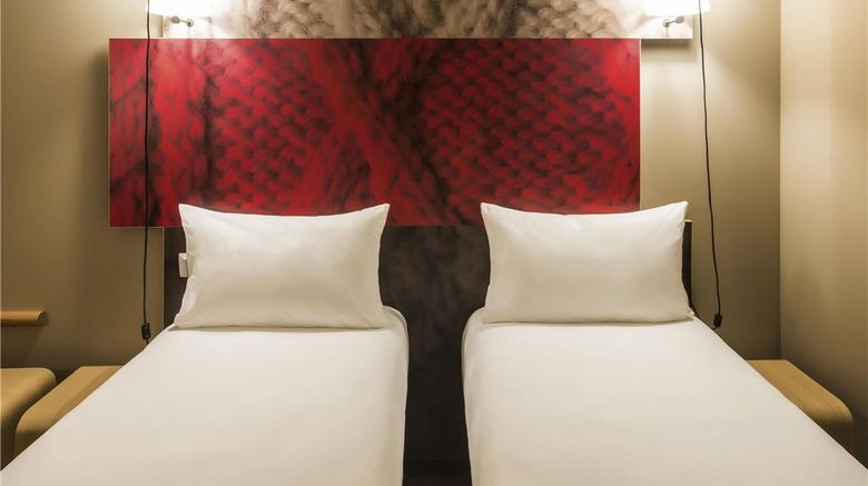 <b>Ibis Hotel Koln Am Dom Room</b>. Images powered by <a href="https://iceportal.shijigroup.com/" title="IcePortal" target="_blank">IcePortal</a>.