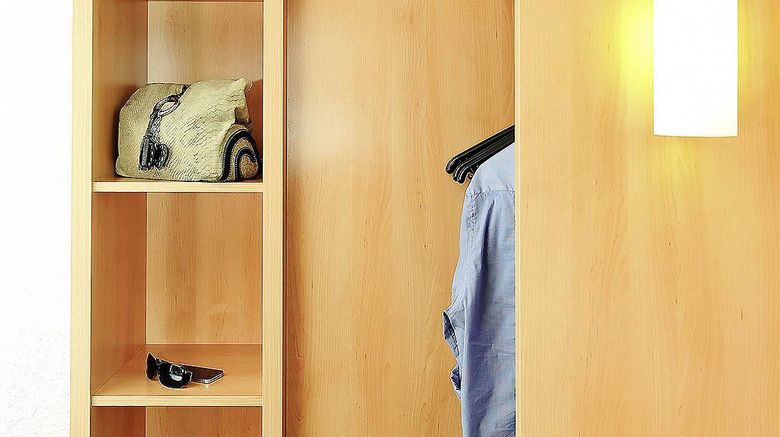 <b>Ibis Hotel Lyon Est Beynost A42 Room</b>. Images powered by <a href="https://iceportal.shijigroup.com/" title="IcePortal" target="_blank">IcePortal</a>.