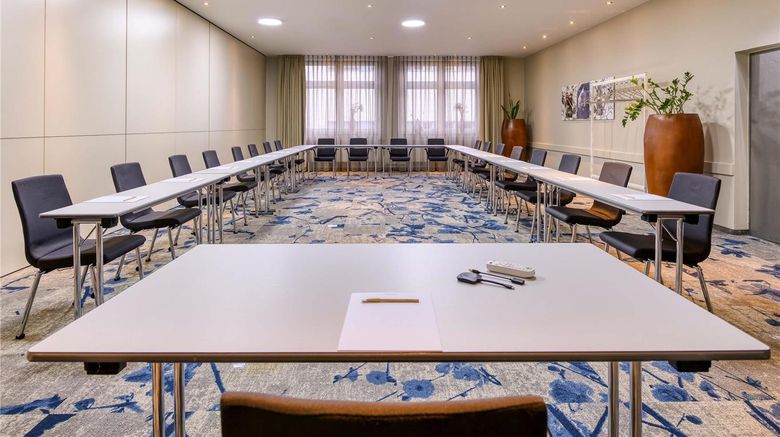 <b>Mercure Hotel Duisburg City Meeting</b>. Images powered by <a href="https://iceportal.shijigroup.com/" title="IcePortal" target="_blank">IcePortal</a>.