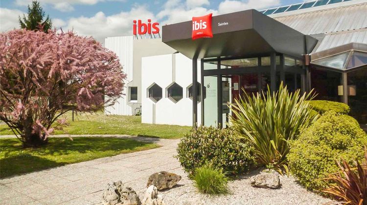 Ibis Hotel Saintes Exterior