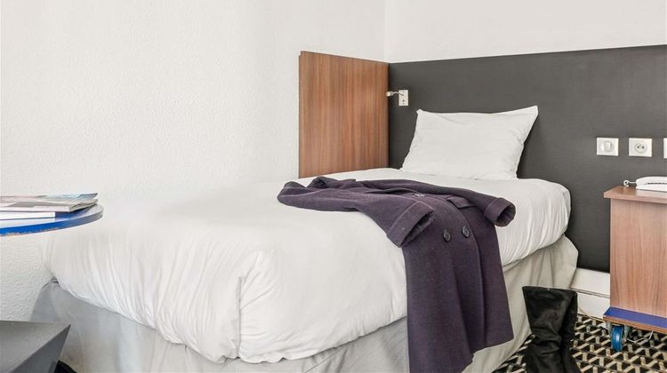Ibis Styles Paris Republique Room