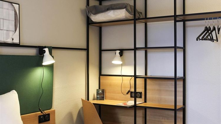 Ibis Paris Evry Room