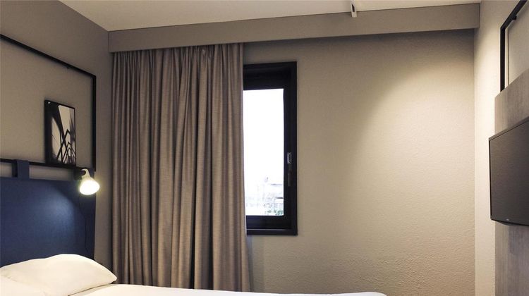 Ibis Paris Evry Room