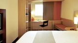 Ibis Paris Evry Room