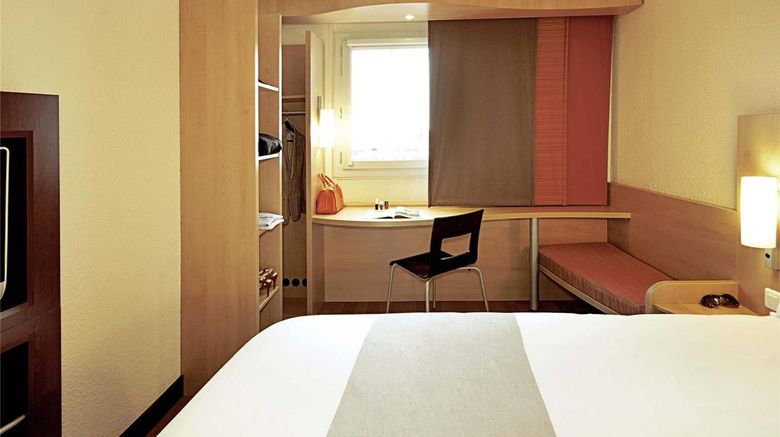 <b>Ibis Paris Evry Room</b>. Images powered by <a href="https://iceportal.shijigroup.com/" title="IcePortal" target="_blank">IcePortal</a>.