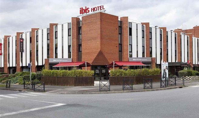Ibis Paris Evry Exterior