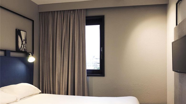 <b>Ibis Paris Evry Room</b>. Images powered by <a href="https://iceportal.shijigroup.com/" title="IcePortal" target="_blank">IcePortal</a>.