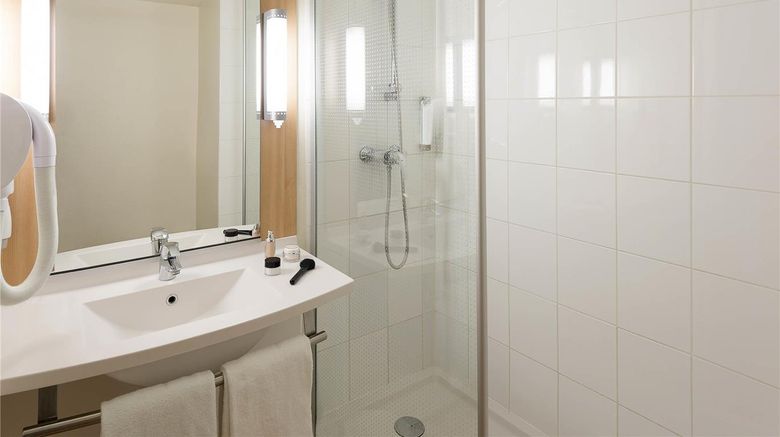 <b>Ibis Metz Centre Gare Room</b>. Images powered by <a href="https://iceportal.shijigroup.com/" title="IcePortal" target="_blank">IcePortal</a>.