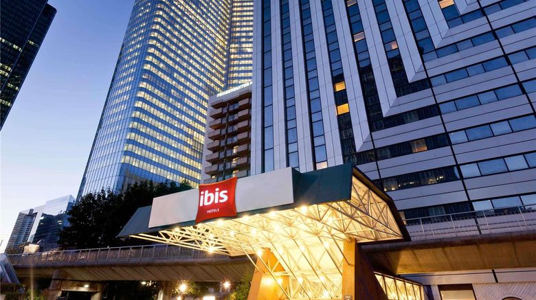 <b>Ibis Hotel Paris La Defense Exterior</b>. Images powered by <a href="https://iceportal.shijigroup.com/" title="IcePortal" target="_blank">IcePortal</a>.