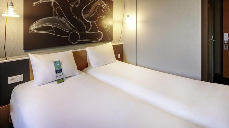 Ibis Styles Lyon Gerland Room