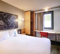 Ibis Lyon Gerland Musee des Confluences Room