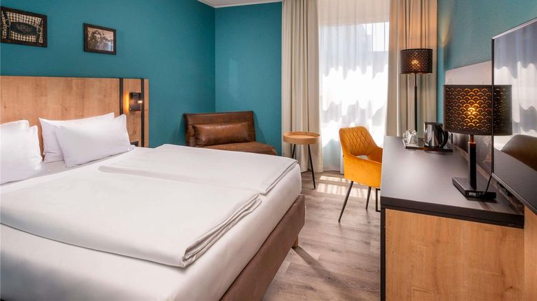<b>Mercure Hotel Muenchen Neuperlach Sued Room</b>. Images powered by <a href="https://iceportal.shijigroup.com/" title="IcePortal" target="_blank">IcePortal</a>.