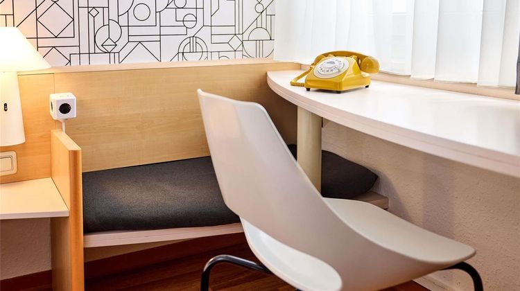 Ibis Hotel Hauptbahnhof Room