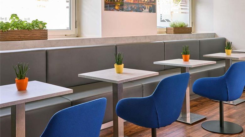 <b>Ibis Hotel Hauptbahnhof Exterior</b>. Images powered by <a href="https://iceportal.shijigroup.com/" title="IcePortal" target="_blank">IcePortal</a>.