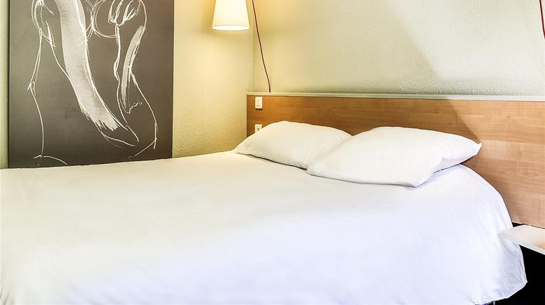 <b>Ibis Hotel Salon-de-Provence Room</b>. Images powered by <a href="https://iceportal.shijigroup.com/" title="IcePortal" target="_blank">IcePortal</a>.