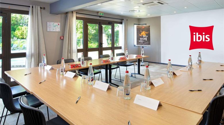 <b>Ibis Hotel Salon-de-Provence Meeting</b>. Images powered by <a href="https://iceportal.shijigroup.com/" title="IcePortal" target="_blank">IcePortal</a>.