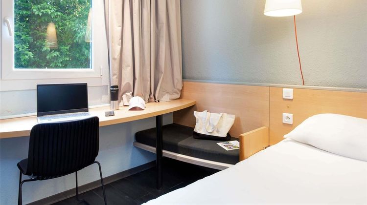 Ibis Hotel Salon-de-Provence Exterior
