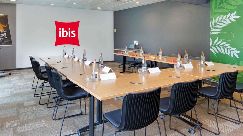 <b>Ibis Hotel Salon-de-Provence Meeting</b>. Images powered by <a href="https://iceportal.shijigroup.com/" title="IcePortal" target="_blank">IcePortal</a>.