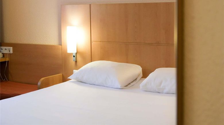 <b>Ibis Hotel Toulouse Aeroport Room</b>. Images powered by <a href="https://iceportal.shijigroup.com/" title="IcePortal" target="_blank">IcePortal</a>.