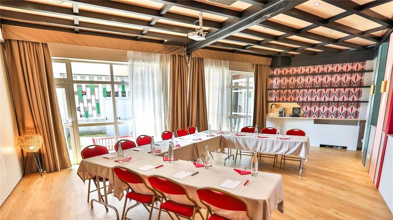 <b>Hotel ibis Saint Etienne la Terrasse Meeting</b>. Images powered by <a href="https://iceportal.shijigroup.com/" title="IcePortal" target="_blank">IcePortal</a>.