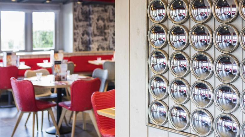 <b>Ibis Hotel Reims Restaurant</b>. Images powered by <a href="https://iceportal.shijigroup.com/" title="IcePortal" target="_blank">IcePortal</a>.