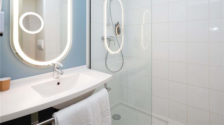 <b>Ibis Hotel Reims Room</b>. Images powered by <a href="https://iceportal.shijigroup.com/" title="IcePortal" target="_blank">IcePortal</a>.