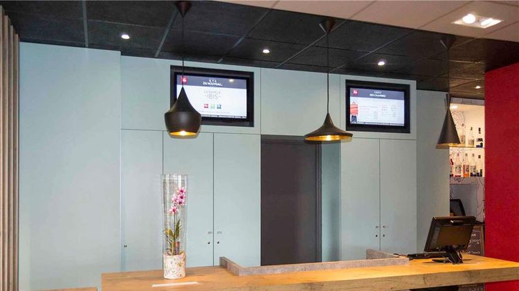 Ibis Hotel Egletons Exterior