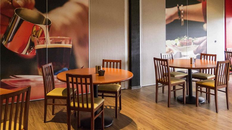 <b>Ibis Hotel Egletons Restaurant</b>. Images powered by <a href="https://iceportal.shijigroup.com/" title="IcePortal" target="_blank">IcePortal</a>.