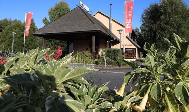 Ibis Hotel Egletons Exterior