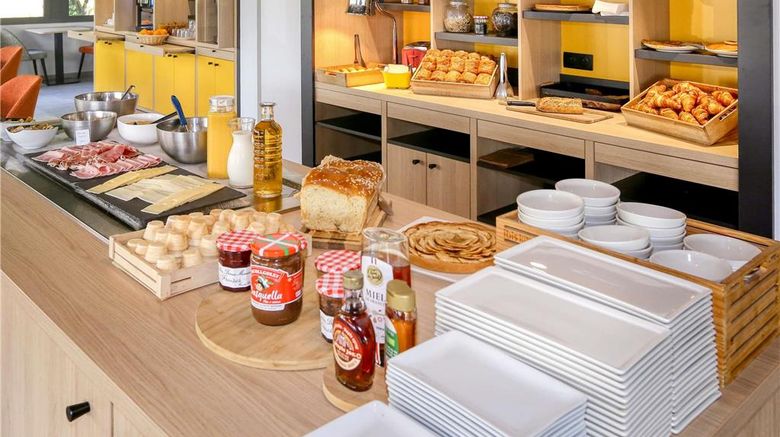<b>Ibis Hotel Biarritz Anglet Aeroport Restaurant</b>. Images powered by <a href="https://iceportal.shijigroup.com/" title="IcePortal" target="_blank">IcePortal</a>.