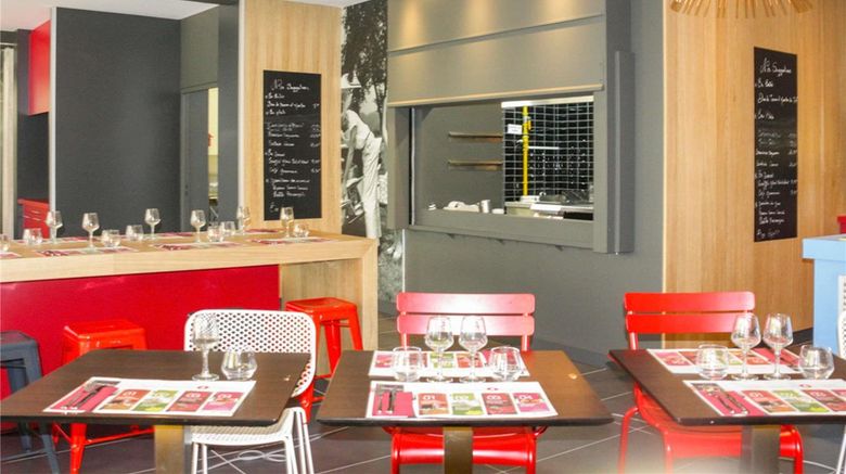 <b>Ibis Toulon La Seyne Sur Mer Restaurant</b>. Images powered by <a href="https://iceportal.shijigroup.com/" title="IcePortal" target="_blank">IcePortal</a>.