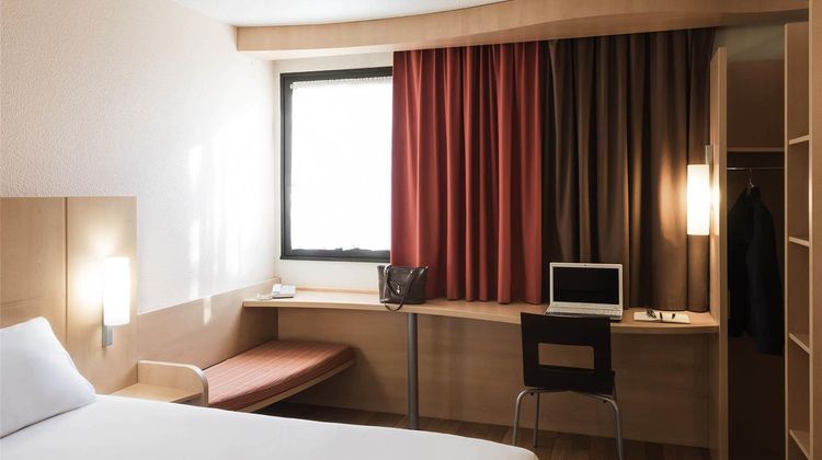 Ibis Hotel Angers Room