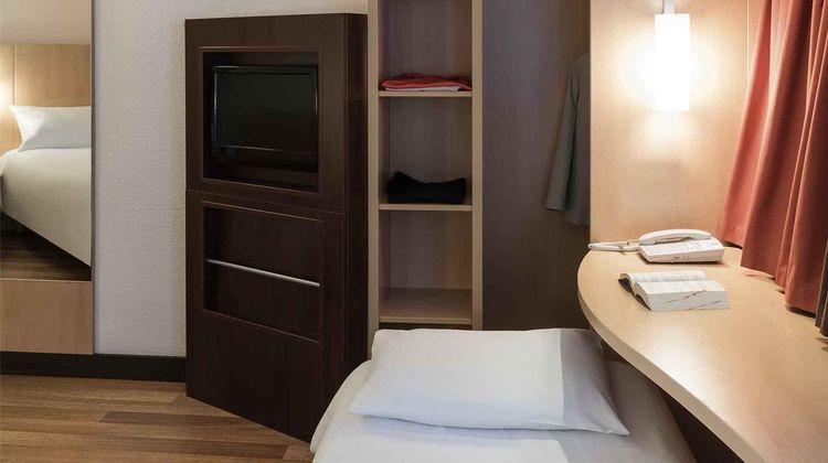 Ibis Hotel Angers Room
