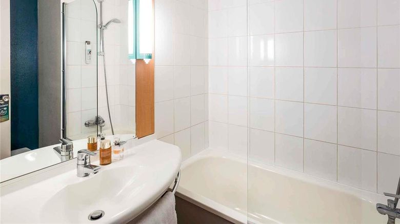 <b>Ibis Hotel Bordeaux Pessac Room</b>. Images powered by <a href="https://iceportal.shijigroup.com/" title="IcePortal" target="_blank">IcePortal</a>.