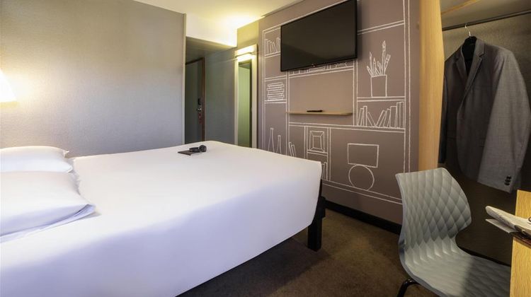 Ibis Hotel Creteil Room