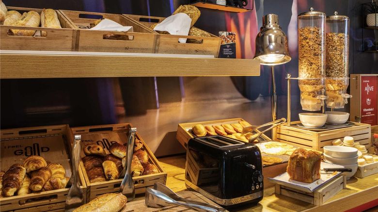 <b>Ibis Hotel Creteil Restaurant</b>. Images powered by <a href="https://iceportal.shijigroup.com/" title="IcePortal" target="_blank">IcePortal</a>.