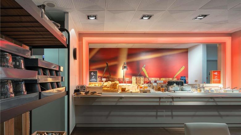 <b>Ibis Epernay Centre Ville Restaurant</b>. Images powered by <a href="https://iceportal.shijigroup.com/" title="IcePortal" target="_blank">IcePortal</a>.
