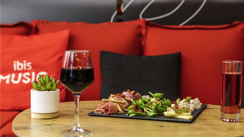 <b>Ibis Saint Nazaire Trignac Restaurant</b>. Images powered by <a href="https://iceportal.shijigroup.com/" title="IcePortal" target="_blank">IcePortal</a>.