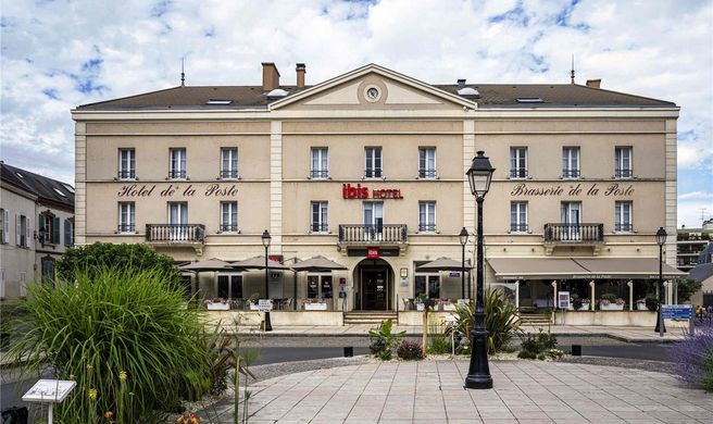 Ibis Hotel Montargis Exterior