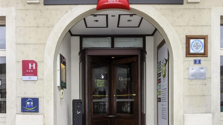 Ibis Hotel Montargis Exterior