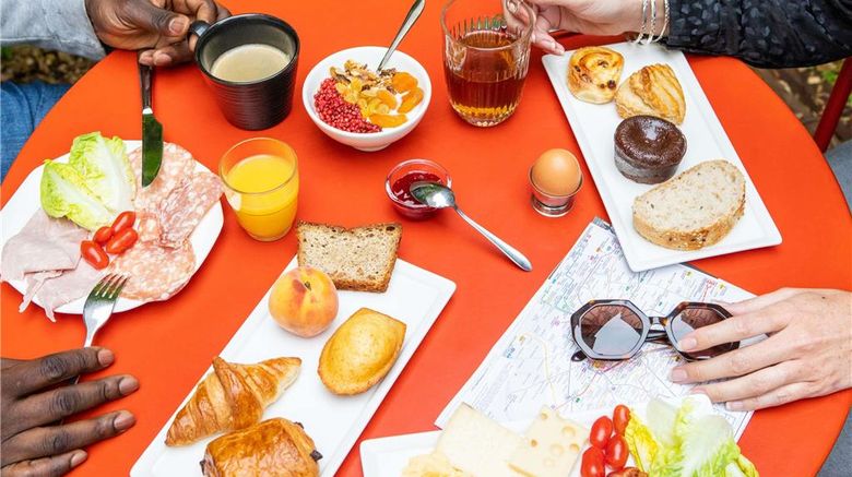<b>Ibis Paris La Fayette Restaurant</b>. Images powered by <a href="https://iceportal.shijigroup.com/" title="IcePortal" target="_blank">IcePortal</a>.