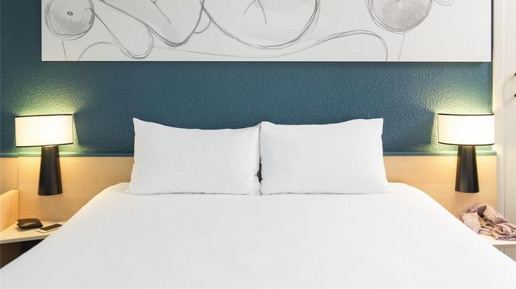Ibis Hotel Centre Opera Room