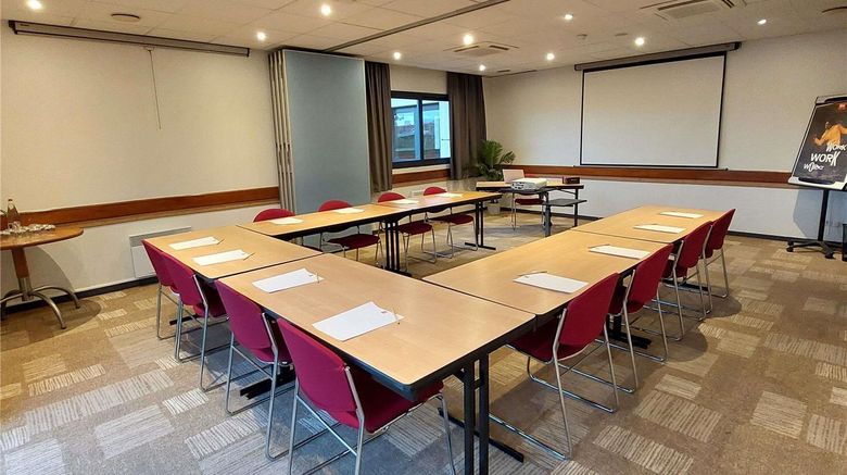 <b>Ibis Hotel Avranches Meeting</b>. Images powered by <a href="https://iceportal.shijigroup.com/" title="IcePortal" target="_blank">IcePortal</a>.