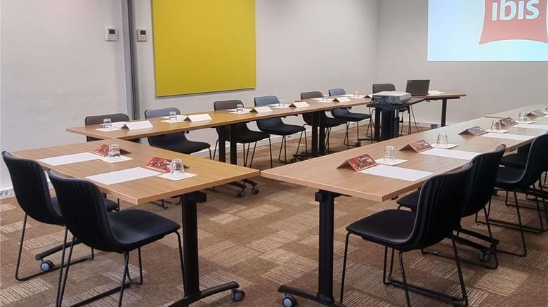 <b>Ibis Nantes Centre Gare Sud Meeting</b>. Images powered by <a href="https://iceportal.shijigroup.com/" title="IcePortal" target="_blank">IcePortal</a>.