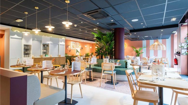 <b>Ibis Hotel Lille Gares Restaurant</b>. Images powered by <a href="https://iceportal.shijigroup.com/" title="IcePortal" target="_blank">IcePortal</a>.