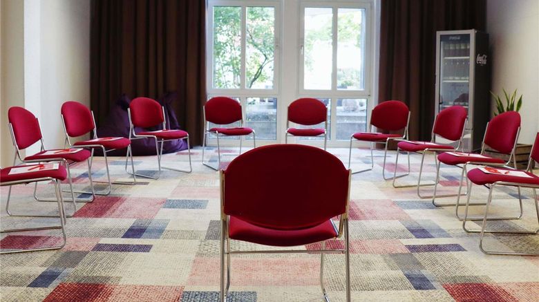 <b>Ibis Regensburg Furtmayr Meeting</b>. Images powered by <a href="https://iceportal.shijigroup.com/" title="IcePortal" target="_blank">IcePortal</a>.