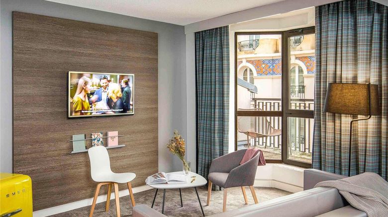 <b>Mercure Paris Gare Montparnasse Hotel Suite</b>. Images powered by <a href="https://iceportal.shijigroup.com/" title="IcePortal" target="_blank">IcePortal</a>.