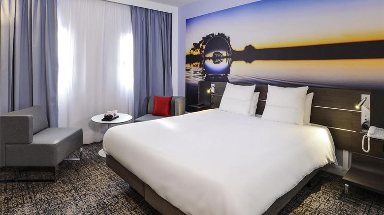 <b>Novotel Toulouse Centre Room</b>. Images powered by <a href="https://iceportal.shijigroup.com/" title="IcePortal" target="_blank">IcePortal</a>.