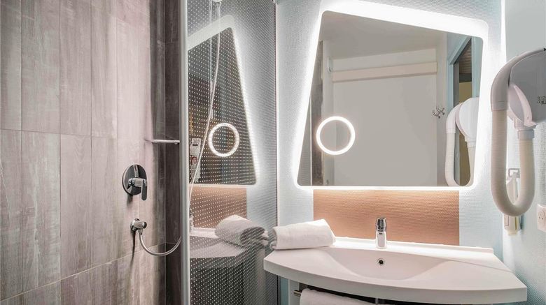 <b>Ibis Amboise Room</b>. Images powered by <a href="https://iceportal.shijigroup.com/" title="IcePortal" target="_blank">IcePortal</a>.