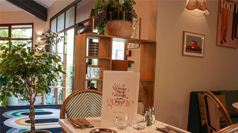 <b>Ibis Amboise Restaurant</b>. Images powered by <a href="https://iceportal.shijigroup.com/" title="IcePortal" target="_blank">IcePortal</a>.